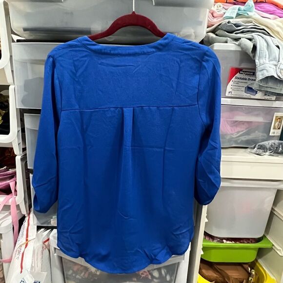 NWT Olive & Oak true royal roll sleeves blouse size medium - Picture 6 of 10